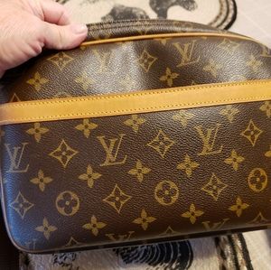 Louis Vuitton Reporter bag